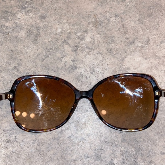 Burberry BE4197 sunglasses - Picture 8 of 8